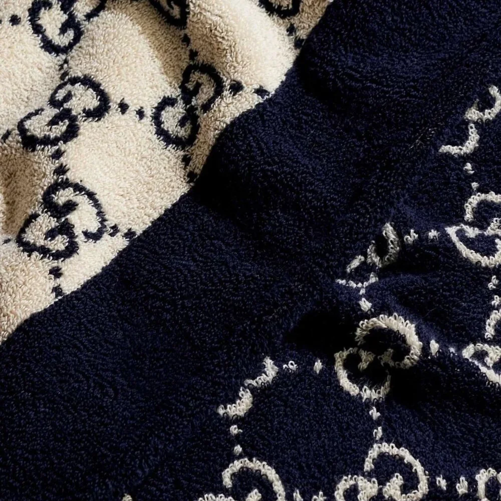 Gucci ‘Lido’ Monogram Cotton-Terry Beach Towel – Beige/Navy – Brand New! - Picture 2 of 3